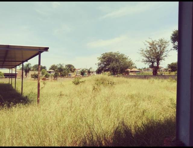 LAND FOR SALE IN MANGONDI
